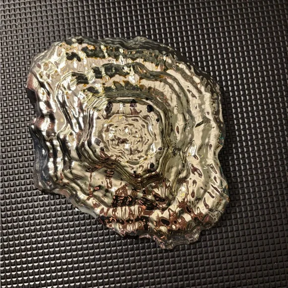 Iridescent Oyster Clam Shell Glass Bowl - Picture 2 of 6